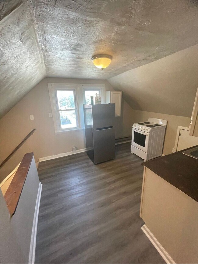 Building Photo - 12531 Forest Ave