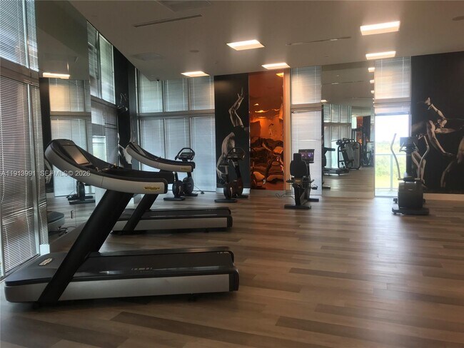 Building Photo - 2000 Metropica Wy