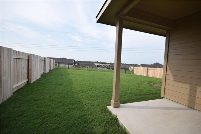 Building Photo - 420 Blue Waterleaf Ln