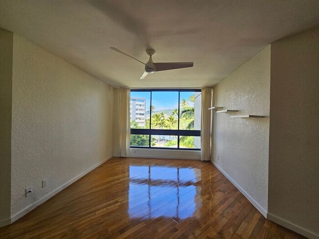 Building Photo - Waikiki - Liliuokalani Gardens: A Studio, ...