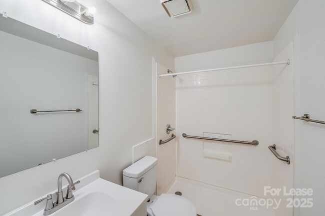 Building Photo - 5001 Forest Mountain Ct
