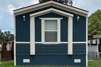 Building Photo - 131 Eloise St