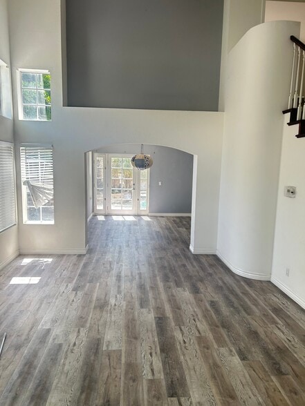 Building Photo - 686 Pacific Cove Dr