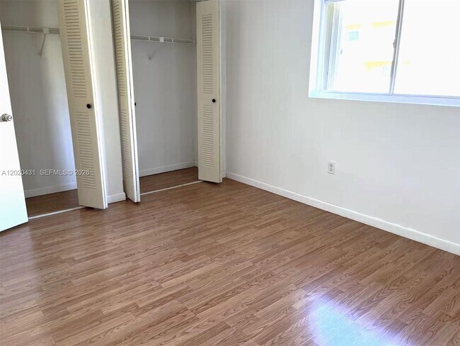 Building Photo - 8260 SW 149th Ct