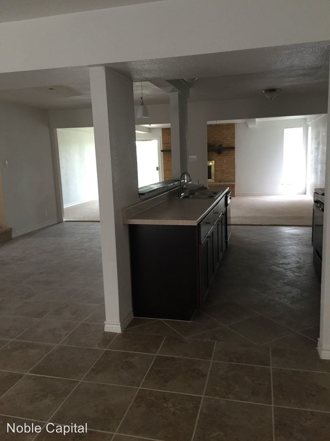 Building Photo - 4 br, 2 bath House - 810 Cobble