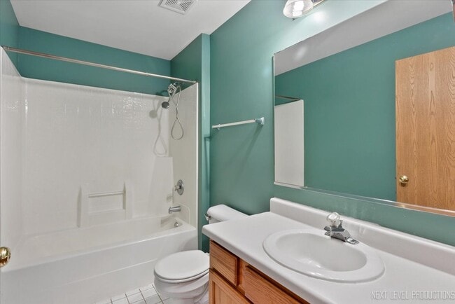 Building Photo - 611 Waterview Ct