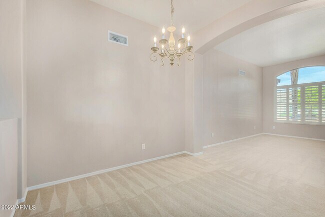 Building Photo - 433 E Jasper Dr