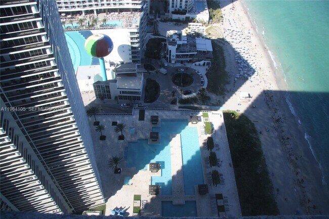 Building Photo - 1830 S Ocean Dr