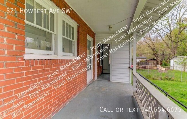 Building Photo - 821 Howbert Ave SW