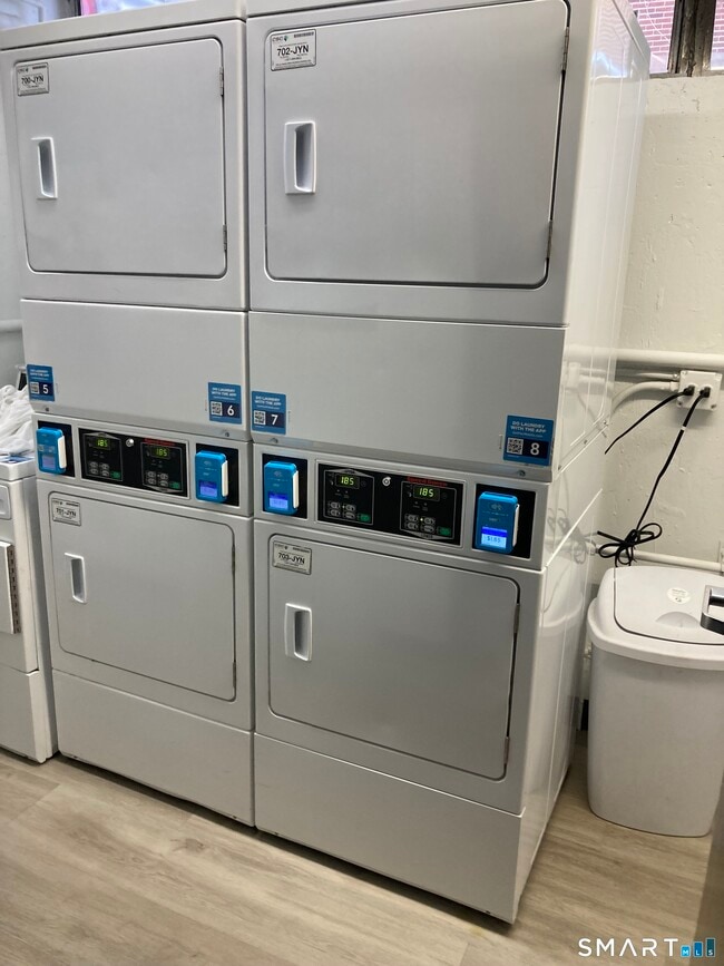 Building Photo - 87 Glenbrook Rd