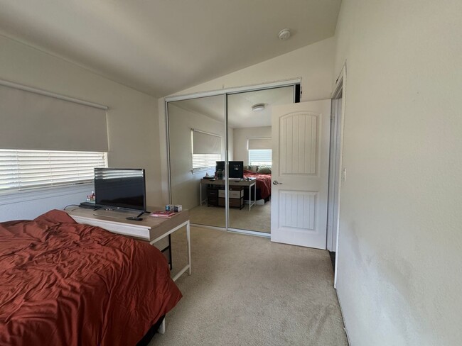 Building Photo - Beautiful 3-Bedroom & 3-Bathroom (Kapolei,...