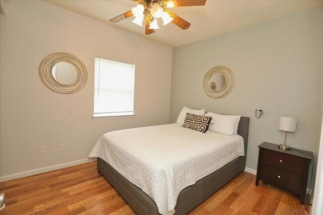 Building Photo - 13121 Vickery St