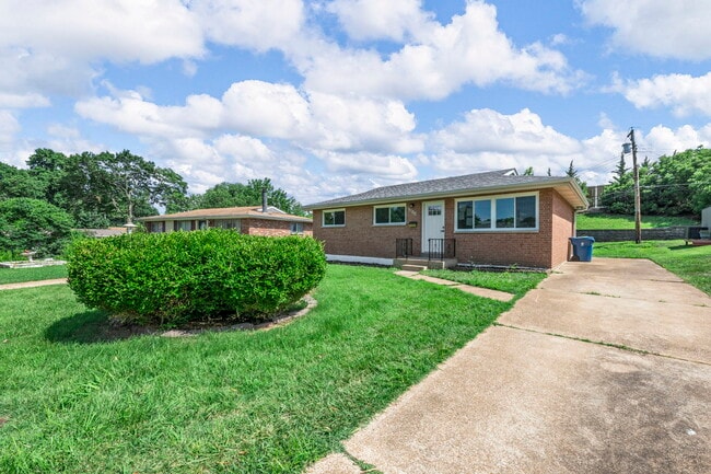 Building Photo - 7944 Lavington Dr