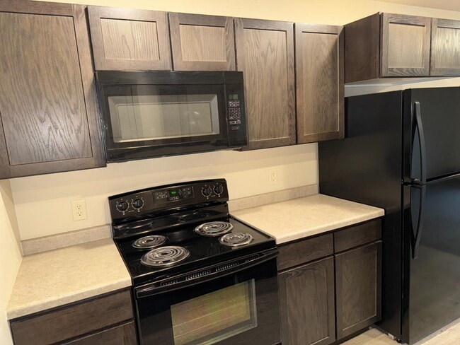 Building Photo - 922 Charles St