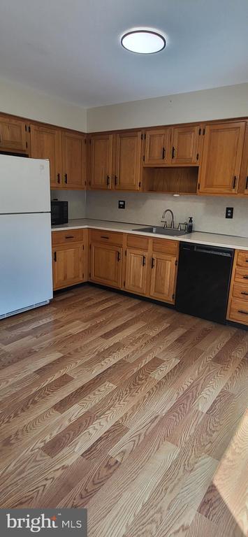 Building Photo - 65 Pennypacker Dr