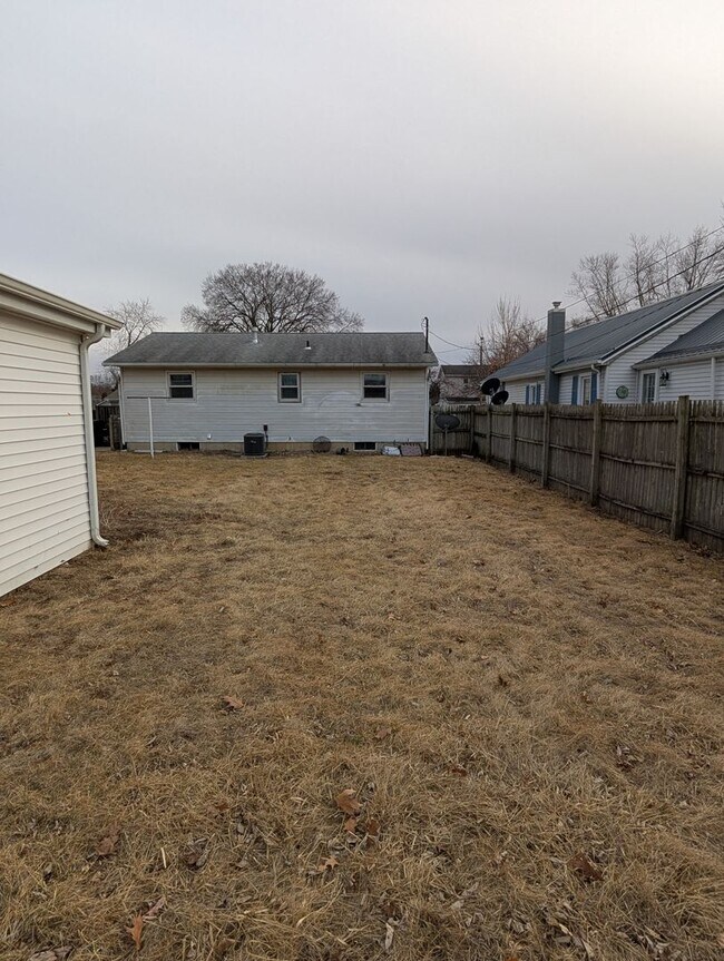 Building Photo - Affordable 2 Bedroom Single Family Home for Rent in Rock Falls Coming Soon!