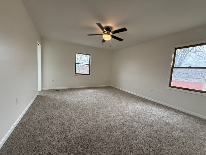 Master Bedroom - 10255 Cedarwood Dr