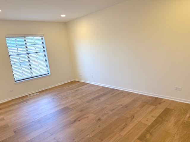 Building Photo - 171 N Clare Ct