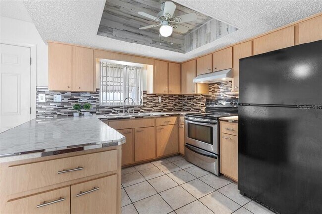 Building Photo - 5320 Buttonwood Dr