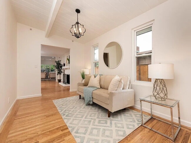 Building Photo - NO MIN CREDIT SCORE REQUIRED, BK OKAY, PAST EVICTION OKAY!, BACKGROUND FRIENDLY. Apply at "The Re...