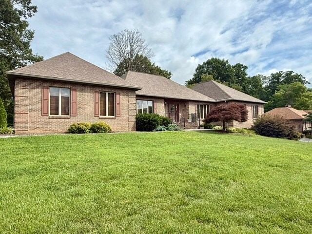 Building Photo - 590 Wedgwood Dr