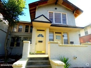 Building Photo - 2308 College St