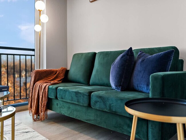 Building Photo - 402 NE 2nd St