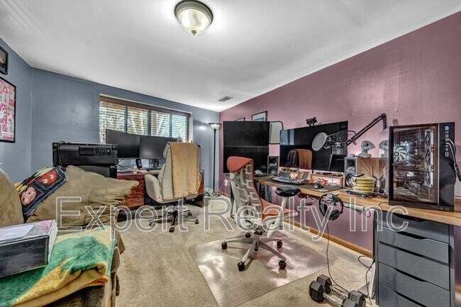 Building Photo - 373 Laredo Dr