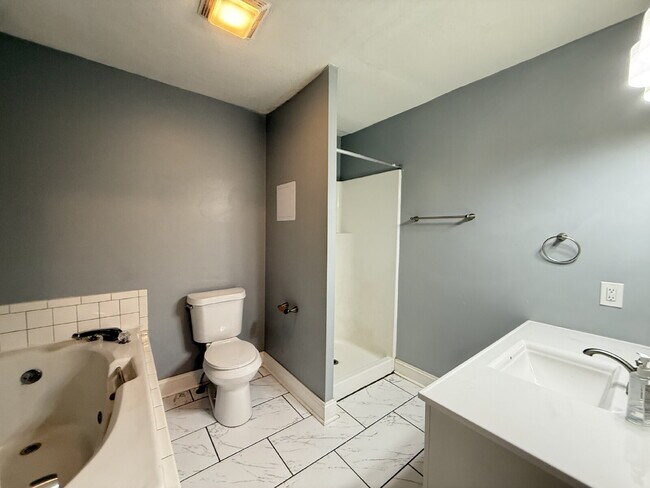Building Photo - Spacious 1-Bedroom Apartment in West Knoxv...