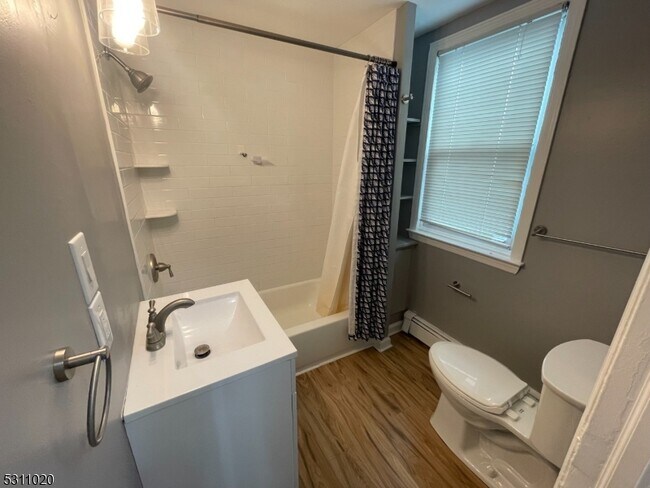 Building Photo - 31 Union St