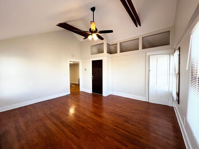 Building Photo - 47 Warwick St