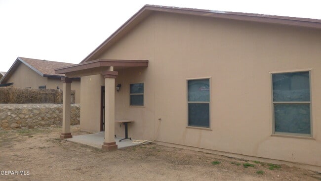 Building Photo - 14229 English Point Ave