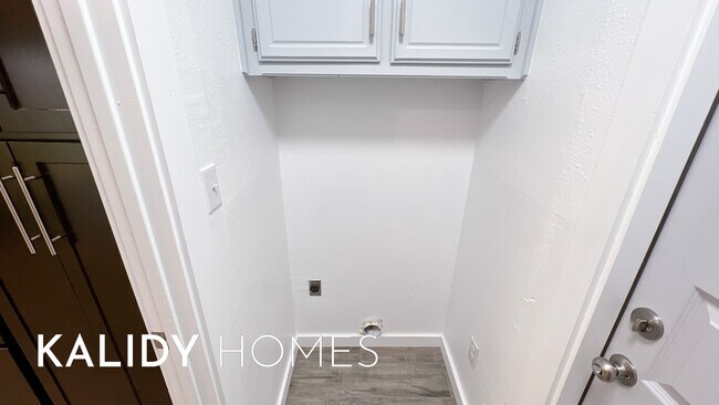 Building Photo - 2808 SW 88th St