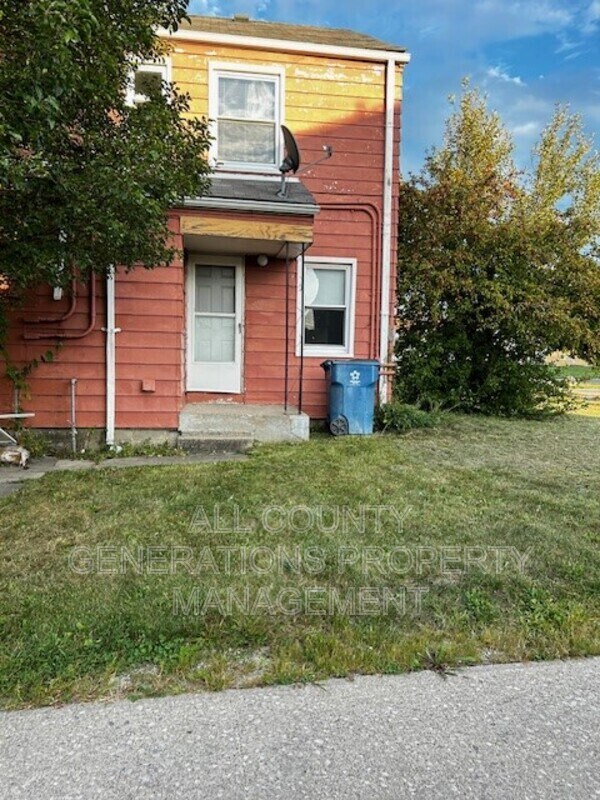 Building Photo - 960 N Central Dr