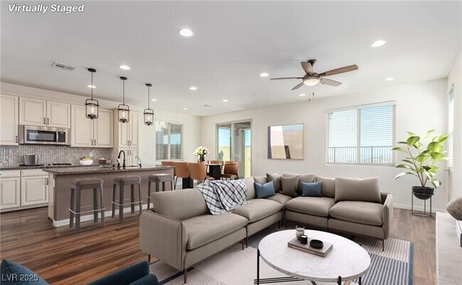 Building Photo - 12556 Skylight View St