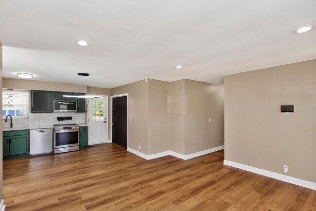 Building Photo - 3153 Towne Village Rd