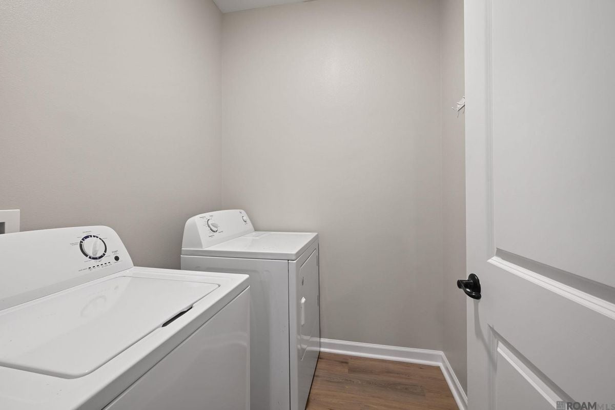 Building Photo - 17455 Berkshire Dr