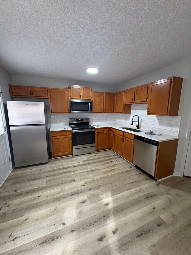 Building Photo - Modern Comfort Meets Peaceful Living – Only $1,600/mo! ?