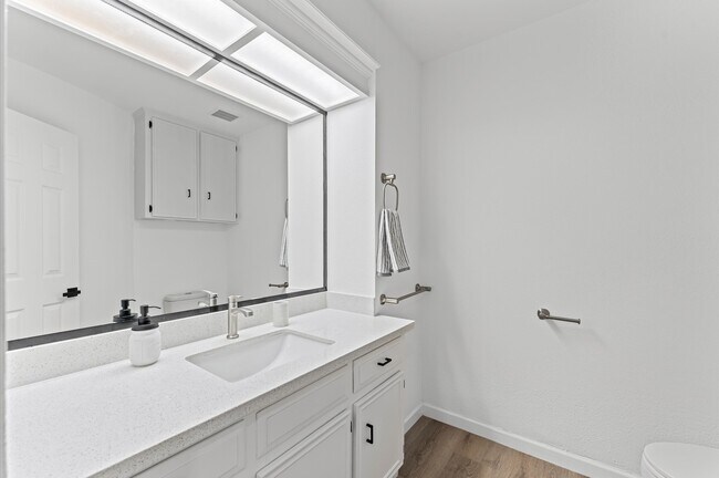 Building Photo - 15807 Crystal Brook Dr