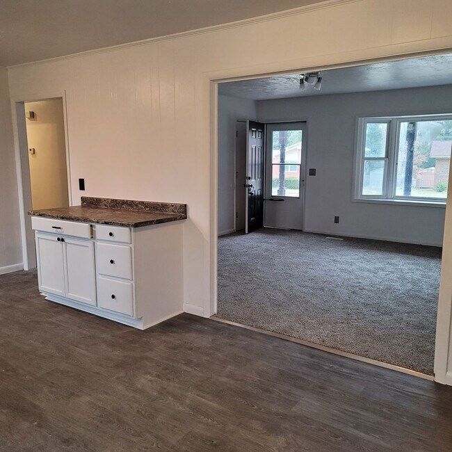 Building Photo - 5349 Silver Pine Dr