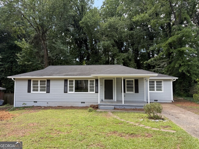 Building Photo - 204 Mathews Cir SE