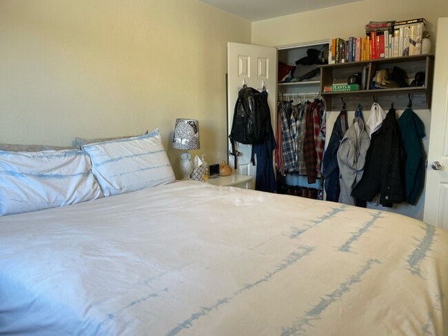 Building Photo - 2326 Lowell Blvd