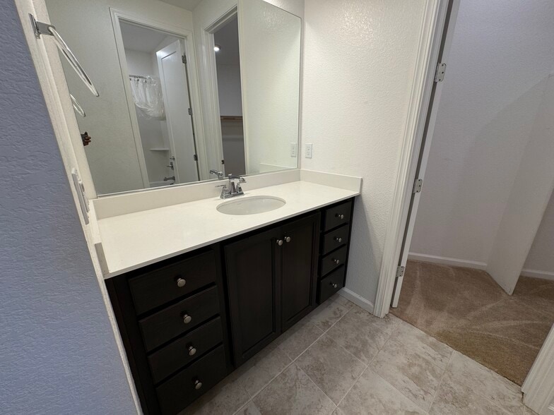 Building Photo - 5776 Sterling St