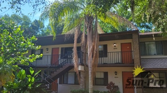 Building Photo - 1668 Spring Garden Ct