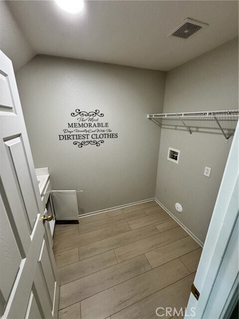 Building Photo - 38422 Clearbrook Dr
