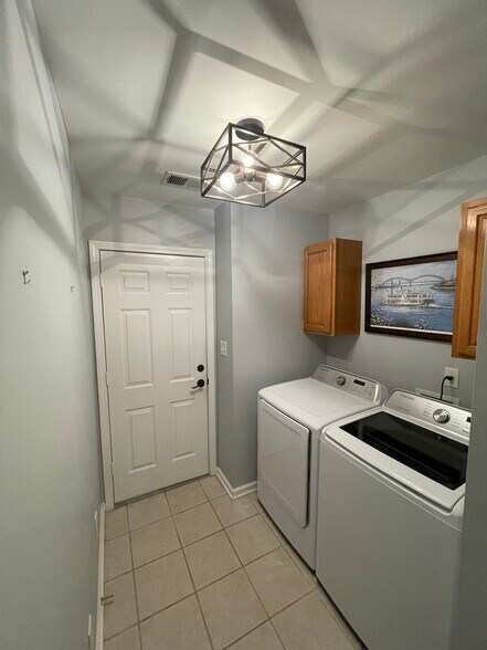 Building Photo - 11244 Black Sheep Dr