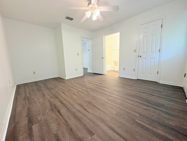 Building Photo - 3887 Gaffney Loop