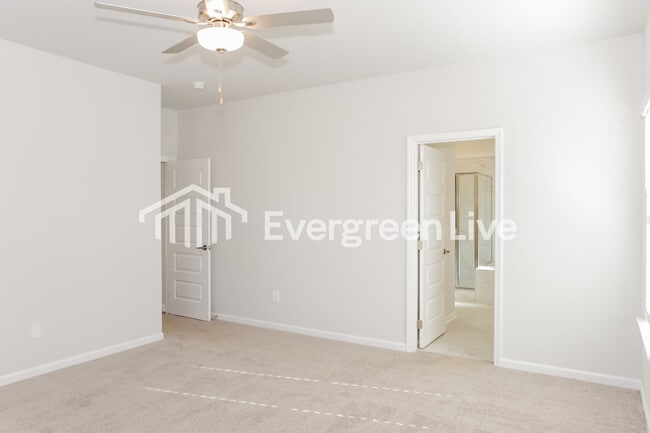 Building Photo - 14717 Mountain Strm Dr