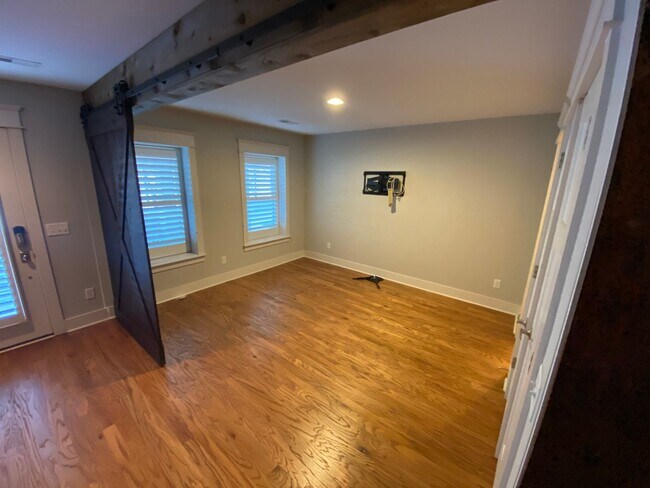 Building Photo - 602 Mariner Way