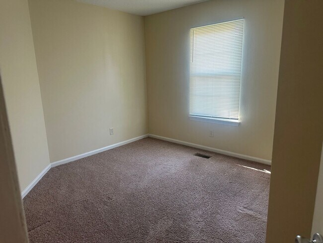 Building Photo - 3BR, 2BA Durham Home with Deck and LVP Flooring